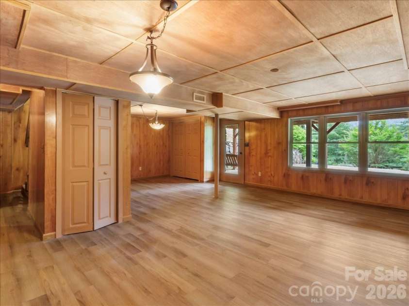 16 Turtle Dove Trail, Burnsville, NC 28714.  MLS# CAR4399119, YatesRealty ID 38405. 