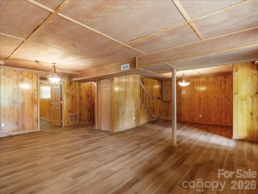 16 Turtle Dove Trail, Burnsville, NC 28714.  MLS# CAR4399119, YatesRealty ID 38405. 