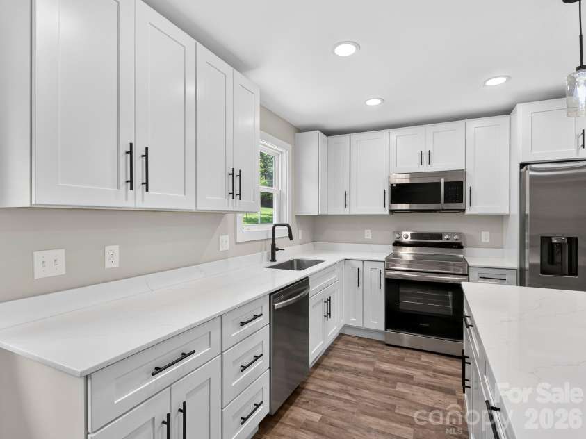 22 Roberts Drive, Candler, NC 28715.  MLS# CAR4405283, YatesRealty ID 38406. 