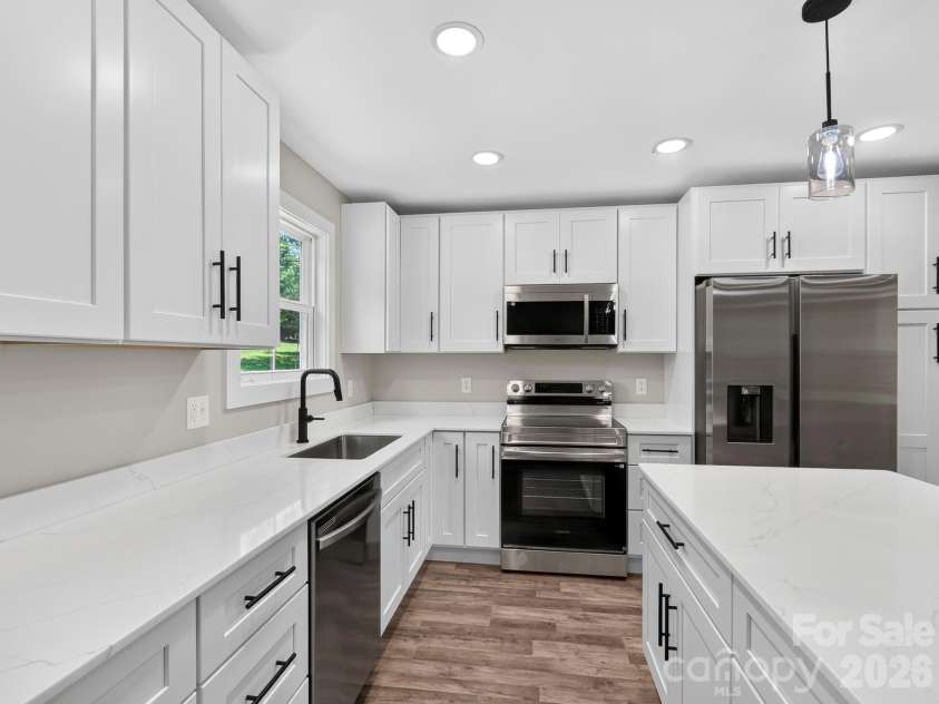 22 Roberts Drive, Candler, NC 28715.  MLS# CAR4405283, YatesRealty ID 38406. 