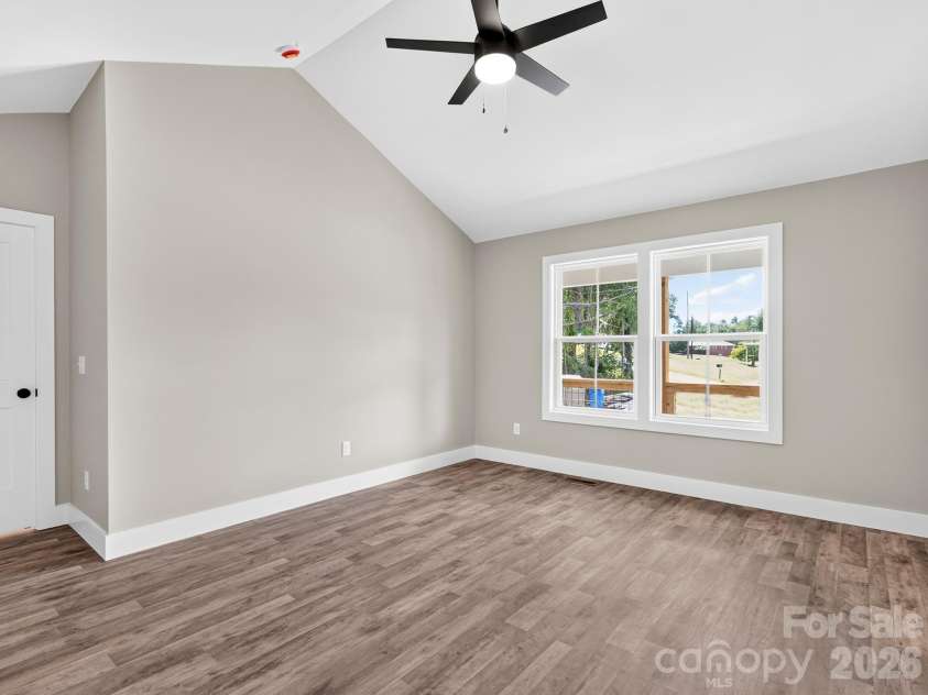 22 Roberts Drive, Candler, NC 28715.  MLS# CAR4405283, YatesRealty ID 38406. 