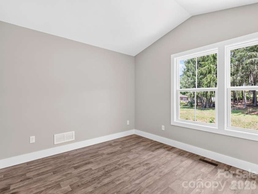 22 Roberts Drive, Candler, NC 28715.  MLS# CAR4405283, YatesRealty ID 38406. 