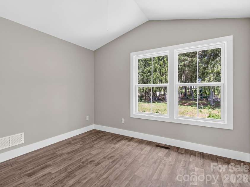 22 Roberts Drive, Candler, NC 28715.  MLS# CAR4405283, YatesRealty ID 38406. 