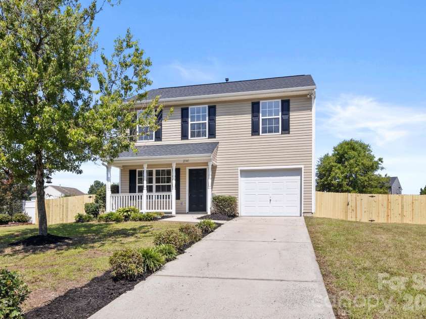 2141 Mallard Pointe Drive, Kannapolis, NC 28083.  MLS# CAR4403386, YatesRealty ID 38407. 