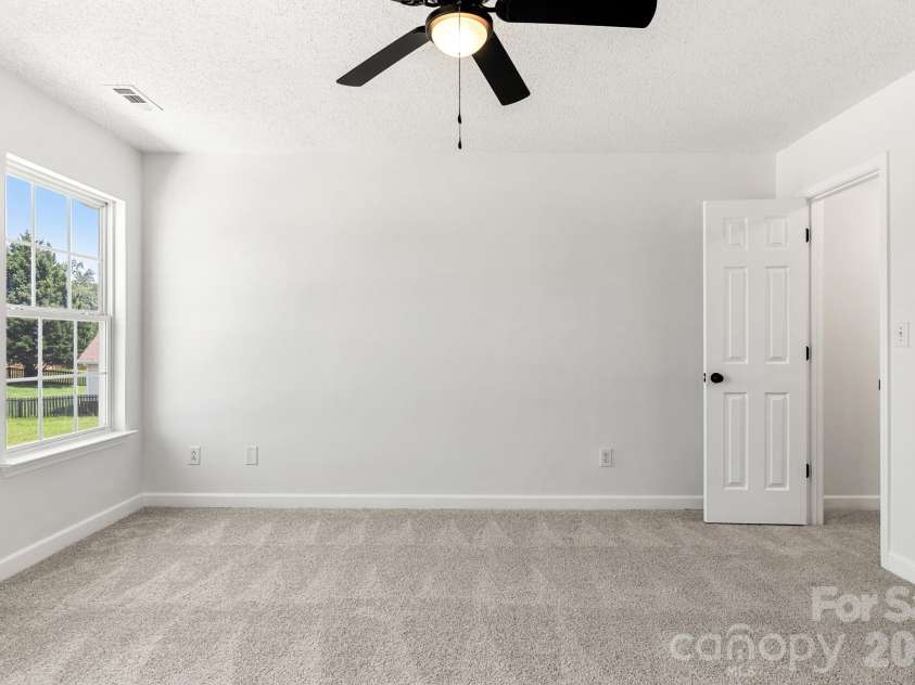 2141 Mallard Pointe Drive, Kannapolis, NC 28083.  MLS# CAR4403386, YatesRealty ID 38407. 