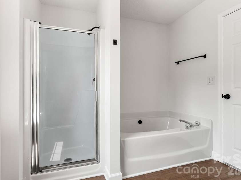 2141 Mallard Pointe Drive, Kannapolis, NC 28083.  MLS# CAR4403386, YatesRealty ID 38407. 