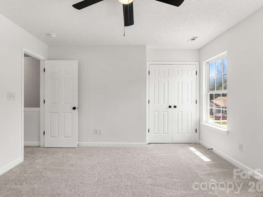 2141 Mallard Pointe Drive, Kannapolis, NC 28083.  MLS# CAR4403386, YatesRealty ID 38407. 