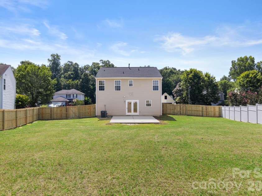 2141 Mallard Pointe Drive, Kannapolis, NC 28083.  MLS# CAR4403386, YatesRealty ID 38407. 