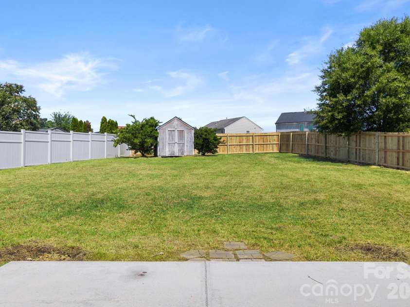 2141 Mallard Pointe Drive, Kannapolis, NC 28083.  MLS# CAR4403386, YatesRealty ID 38407. 