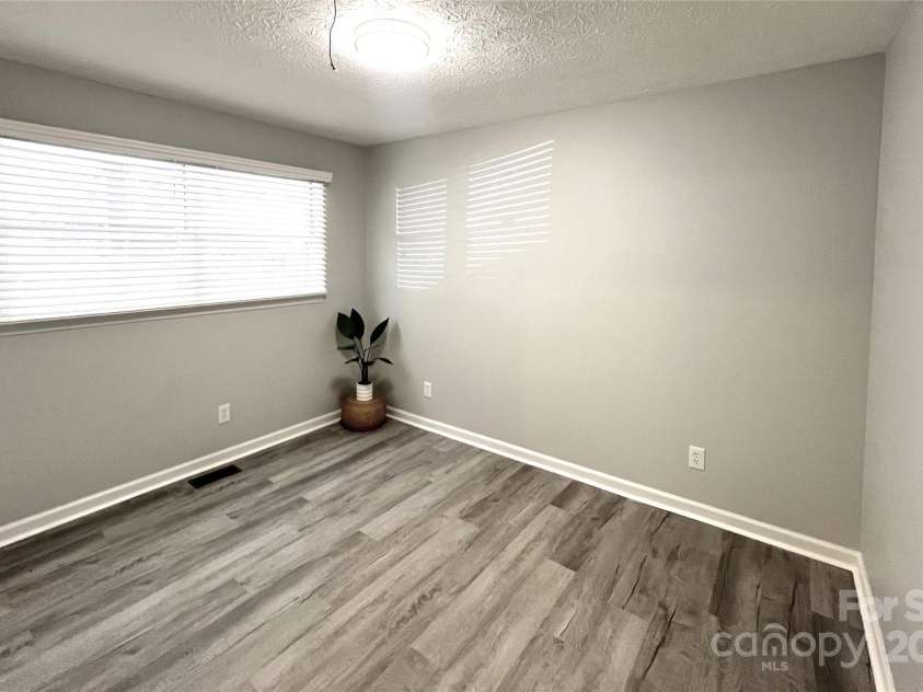 100 View De Lake Drive, Etowah, NC 28729.  MLS# CAR4157217, YatesRealty ID 3841. Guest Bedroom/Office