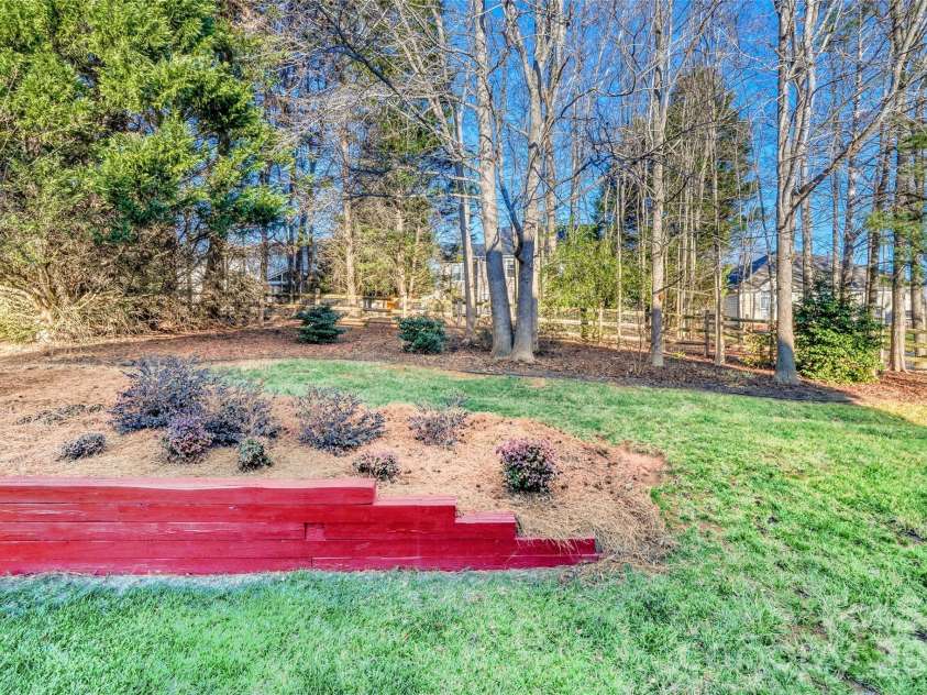 5365 Cambridge Bay Drive, Charlotte, NC 28269.  MLS# CAR4340178, YatesRealty ID 3841. 