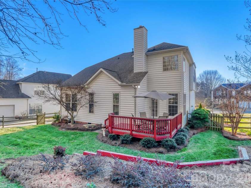 5365 Cambridge Bay Drive, Charlotte, NC 28269.  MLS# CAR4340178, YatesRealty ID 3841. 