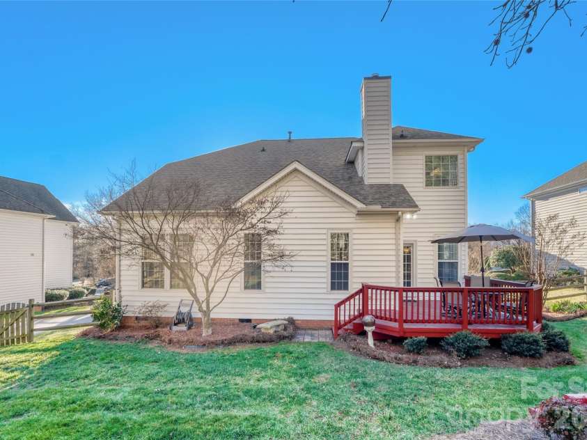 5365 Cambridge Bay Drive, Charlotte, NC 28269.  MLS# CAR4340178, YatesRealty ID 3841. 