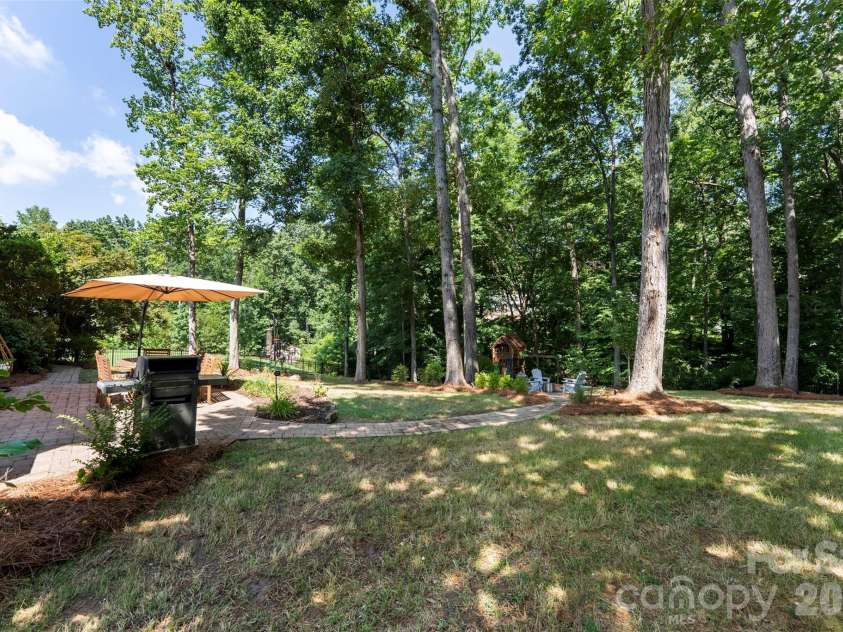 4066 Belle Meade Circle, Belmont, NC 28012.  MLS# CAR4402029, YatesRealty ID 38411. Huge backyard