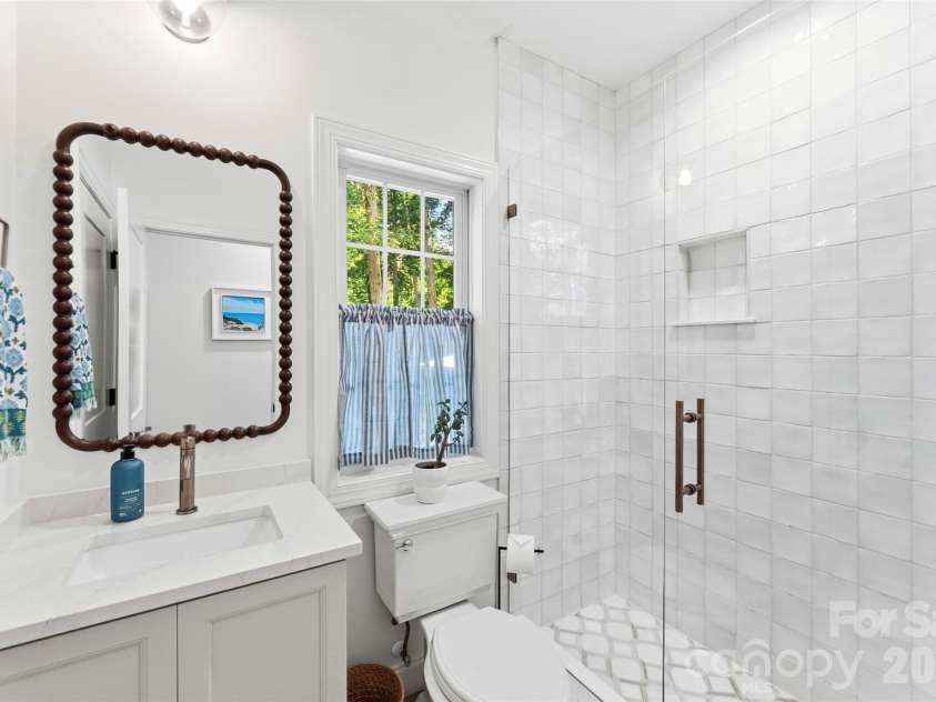 4066 Belle Meade Circle, Belmont, NC 28012.  MLS# CAR4402029, YatesRealty ID 38411. Main level full bathroom