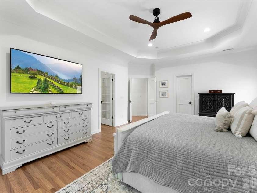 4066 Belle Meade Circle, Belmont, NC 28012.  MLS# CAR4402029, YatesRealty ID 38411. Primary bedroom