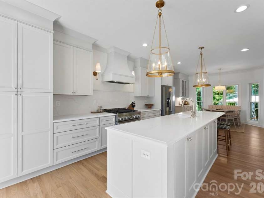4066 Belle Meade Circle, Belmont, NC 28012.  MLS# CAR4402029, YatesRealty ID 38411. This kitchen is a dream!