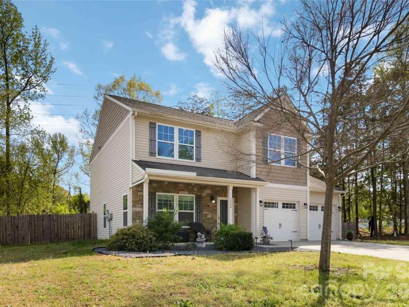 1248 Century Drive, Clover, SC 29710.  MLS# CAR4400191, YatesRealty ID 38412. 