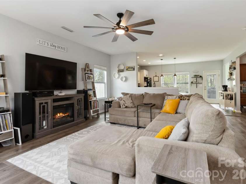 1248 Century Drive, Clover, SC 29710.  MLS# CAR4400191, YatesRealty ID 38412. 