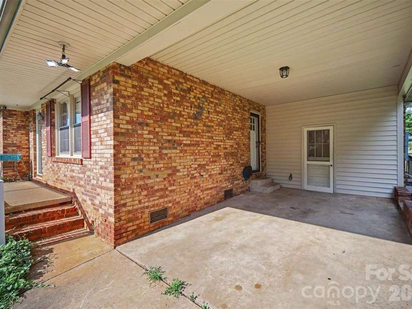 202 Debby Drive, Shelby, NC 28152.  MLS# CAR4404399, YatesRealty ID 38413. 