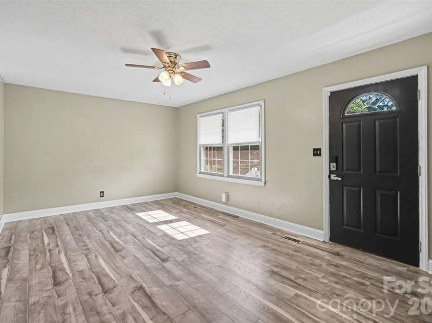 202 Debby Drive, Shelby, NC 28152.  MLS# CAR4404399, YatesRealty ID 38413. 