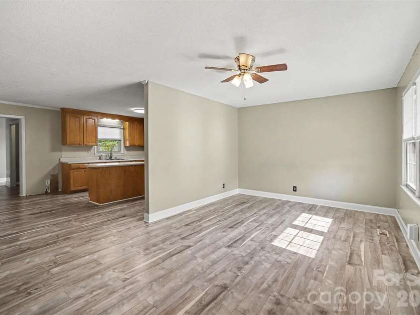 202 Debby Drive, Shelby, NC 28152.  MLS# CAR4404399, YatesRealty ID 38413. 