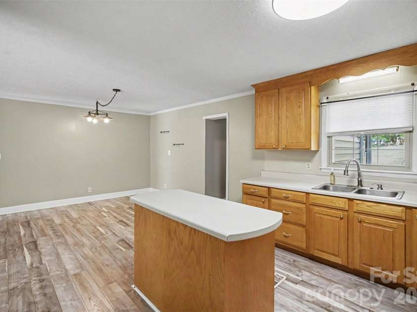 202 Debby Drive, Shelby, NC 28152.  MLS# CAR4404399, YatesRealty ID 38413. 