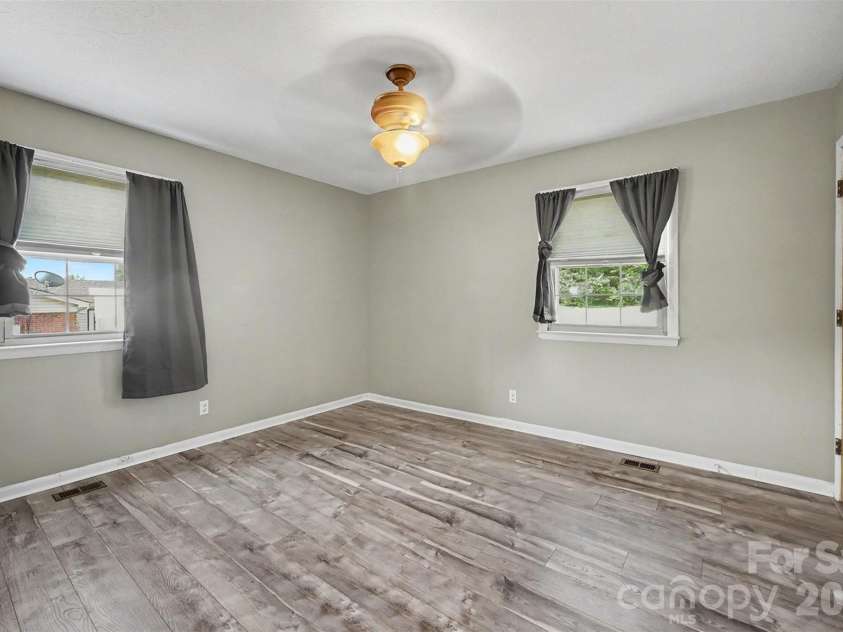 202 Debby Drive, Shelby, NC 28152.  MLS# CAR4404399, YatesRealty ID 38413. 