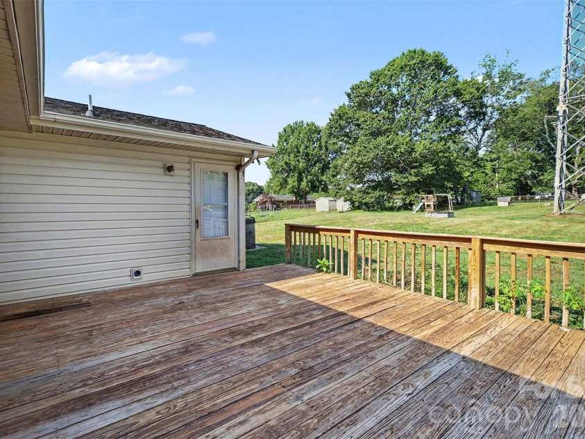 202 Debby Drive, Shelby, NC 28152.  MLS# CAR4404399, YatesRealty ID 38413. 