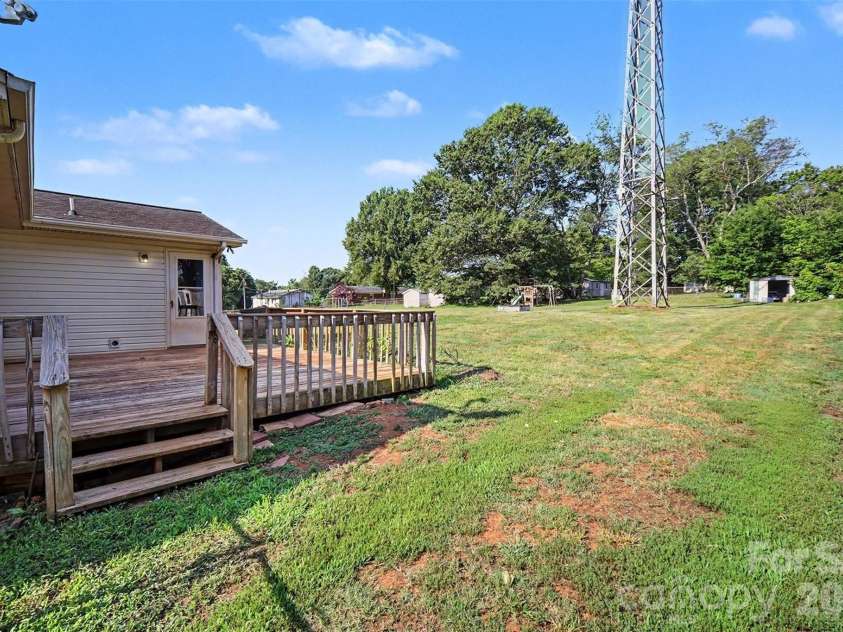 202 Debby Drive, Shelby, NC 28152.  MLS# CAR4404399, YatesRealty ID 38413. 
