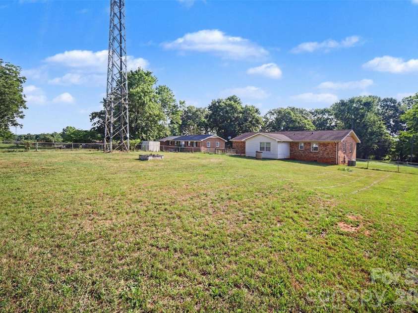 202 Debby Drive, Shelby, NC 28152.  MLS# CAR4404399, YatesRealty ID 38413. 