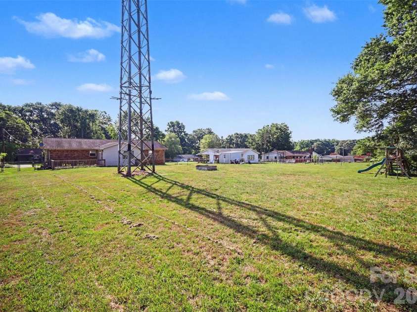 202 Debby Drive, Shelby, NC 28152.  MLS# CAR4404399, YatesRealty ID 38413. 