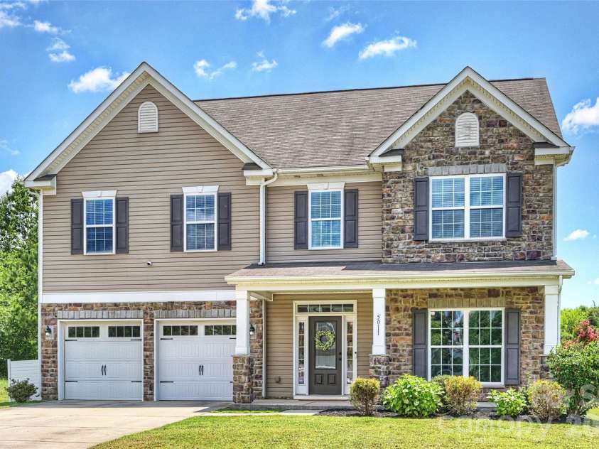 5011 Riverdale Drive, Charlotte, NC 28273.  MLS# CAR4405069, YatesRealty ID 38414. 