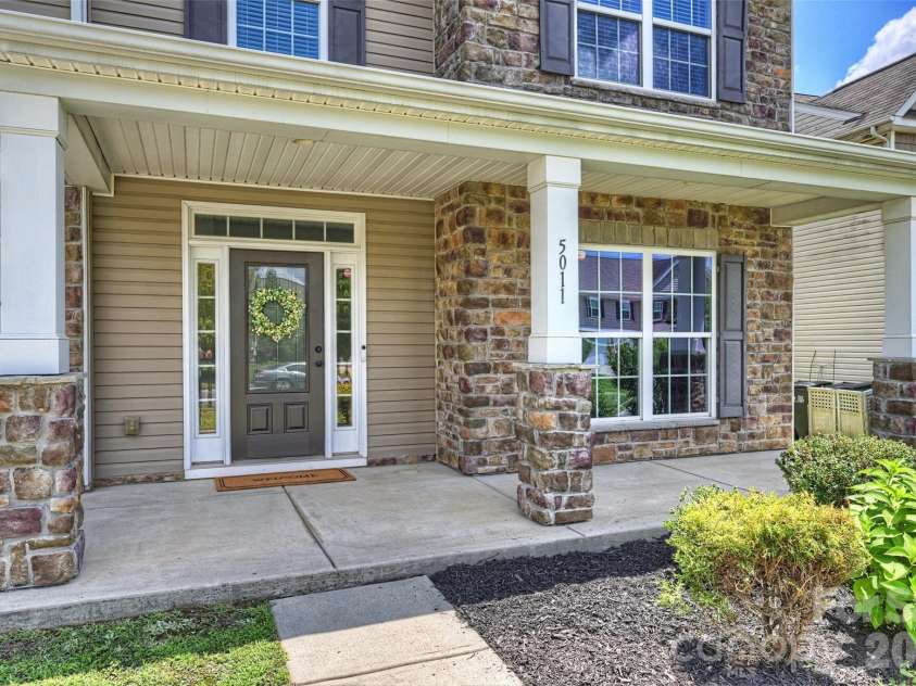 5011 Riverdale Drive, Charlotte, NC 28273.  MLS# CAR4405069, YatesRealty ID 38414. 