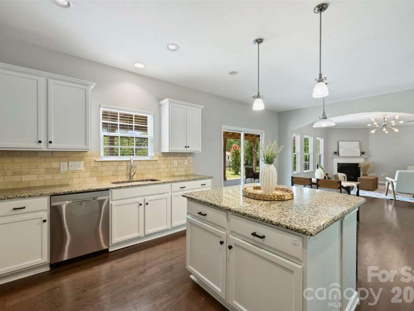5011 Riverdale Drive, Charlotte, NC 28273.  MLS# CAR4405069, YatesRealty ID 38414. 