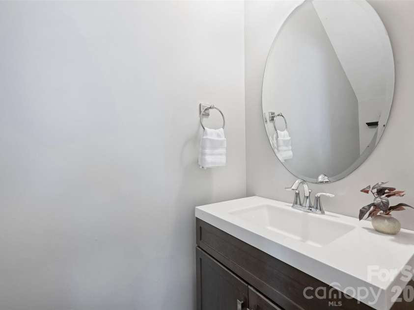 5011 Riverdale Drive, Charlotte, NC 28273.  MLS# CAR4405069, YatesRealty ID 38414. 