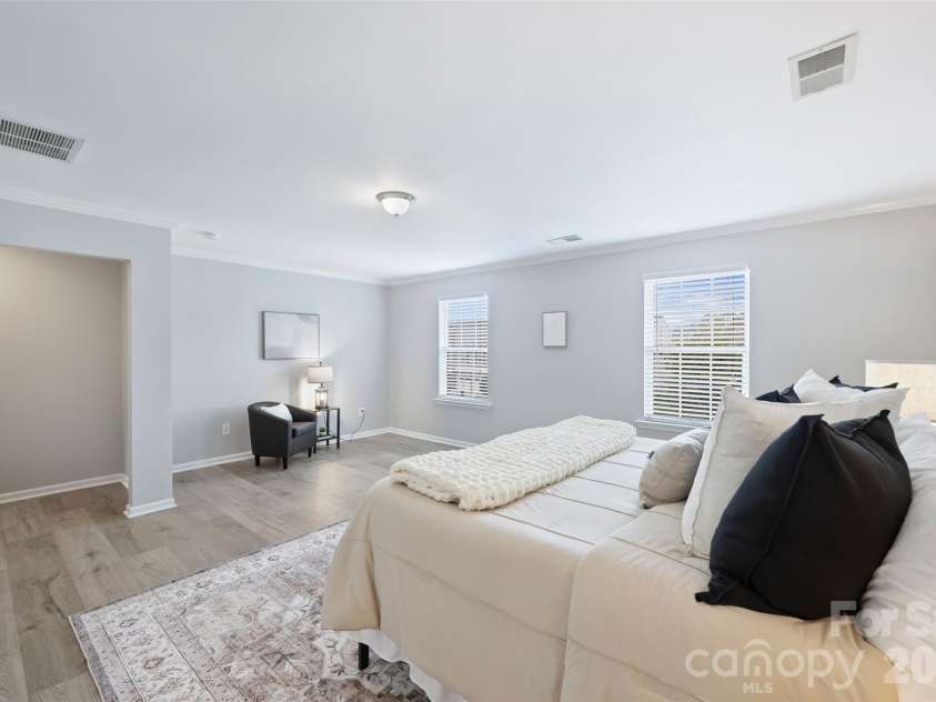 5011 Riverdale Drive, Charlotte, NC 28273.  MLS# CAR4405069, YatesRealty ID 38414. 