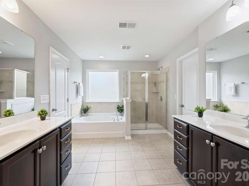 5011 Riverdale Drive, Charlotte, NC 28273.  MLS# CAR4405069, YatesRealty ID 38414. 
