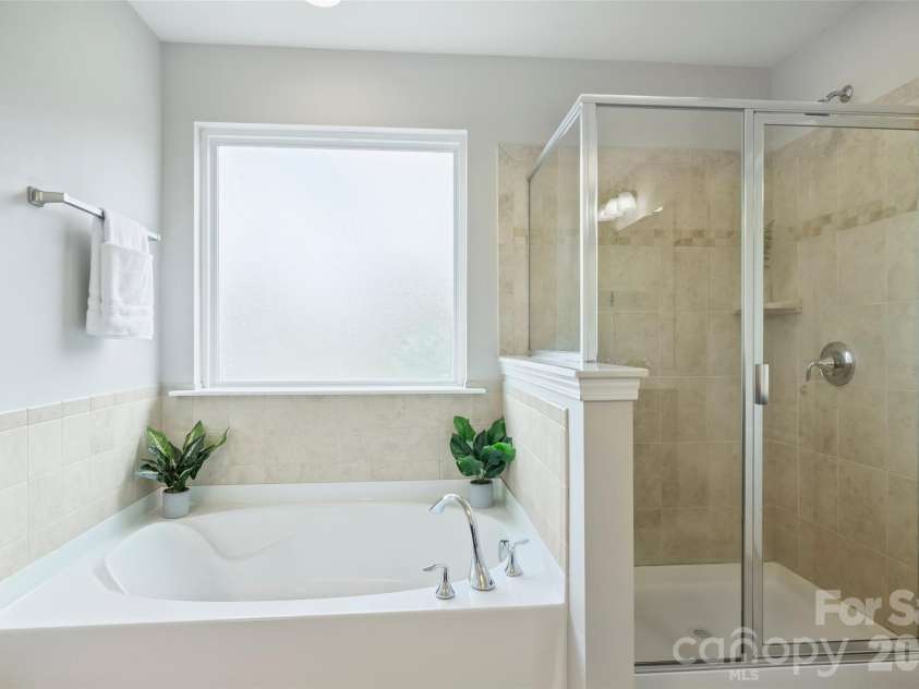 5011 Riverdale Drive, Charlotte, NC 28273.  MLS# CAR4405069, YatesRealty ID 38414. 