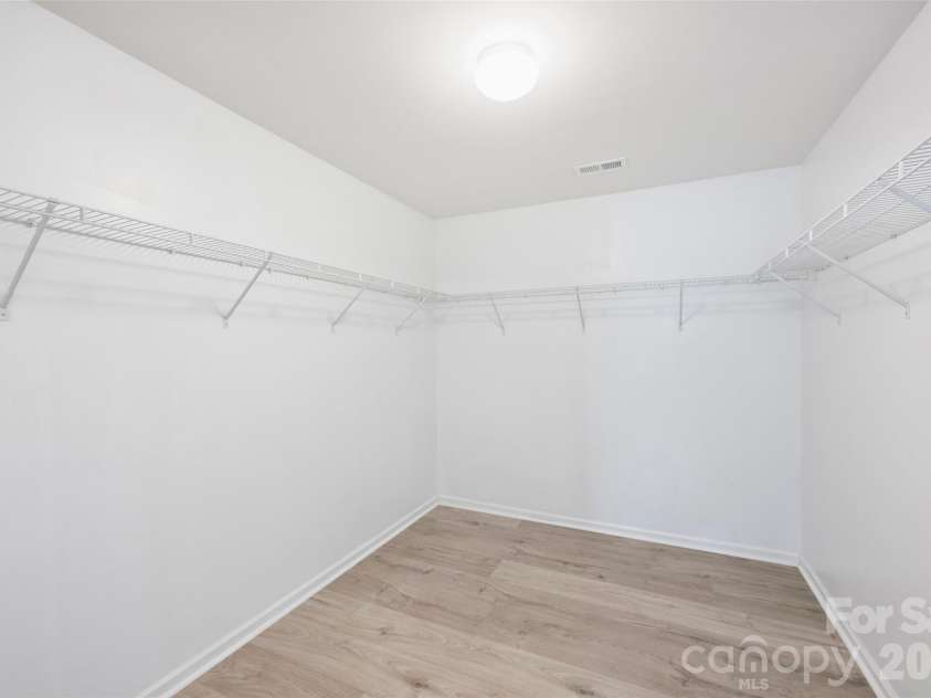 5011 Riverdale Drive, Charlotte, NC 28273.  MLS# CAR4405069, YatesRealty ID 38414. 