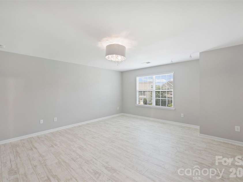 5011 Riverdale Drive, Charlotte, NC 28273.  MLS# CAR4405069, YatesRealty ID 38414. 