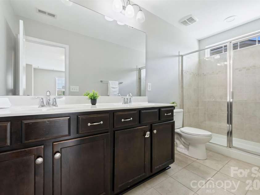 5011 Riverdale Drive, Charlotte, NC 28273.  MLS# CAR4405069, YatesRealty ID 38414. 
