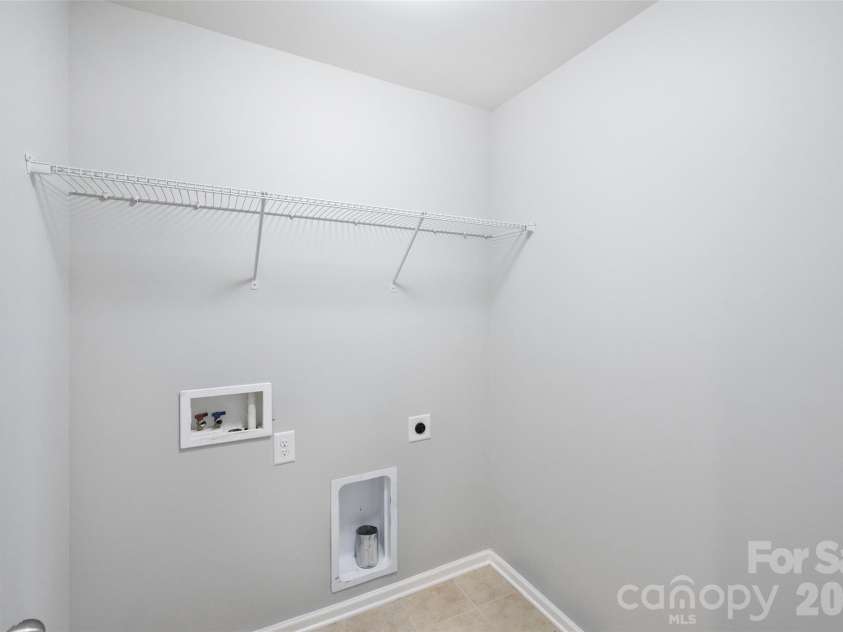 5011 Riverdale Drive, Charlotte, NC 28273.  MLS# CAR4405069, YatesRealty ID 38414. 