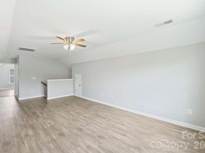 5011 Riverdale Drive, Charlotte, NC 28273.  MLS# CAR4405069, YatesRealty ID 38414. 