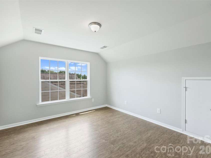 5011 Riverdale Drive, Charlotte, NC 28273.  MLS# CAR4405069, YatesRealty ID 38414. 