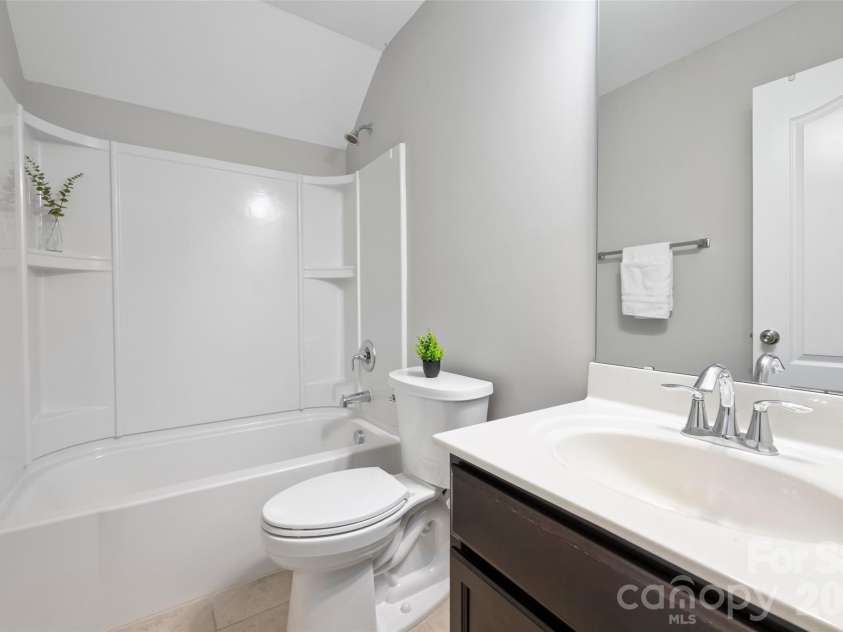 5011 Riverdale Drive, Charlotte, NC 28273.  MLS# CAR4405069, YatesRealty ID 38414. 