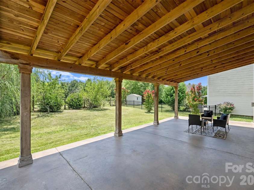 5011 Riverdale Drive, Charlotte, NC 28273.  MLS# CAR4405069, YatesRealty ID 38414. 