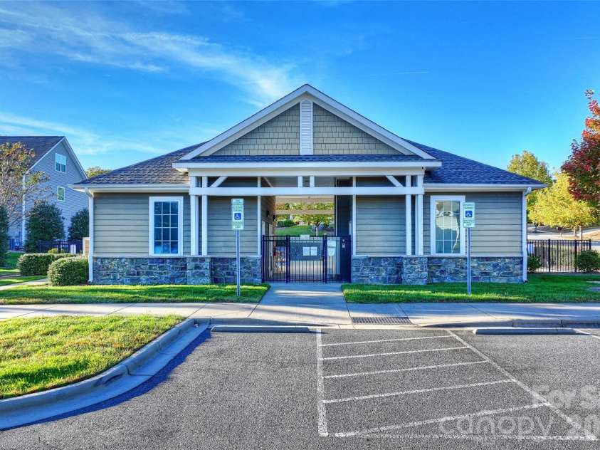 5011 Riverdale Drive, Charlotte, NC 28273.  MLS# CAR4405069, YatesRealty ID 38414. 