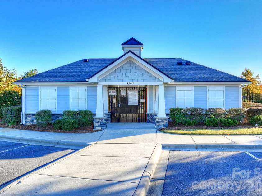 5011 Riverdale Drive, Charlotte, NC 28273.  MLS# CAR4405069, YatesRealty ID 38414. 