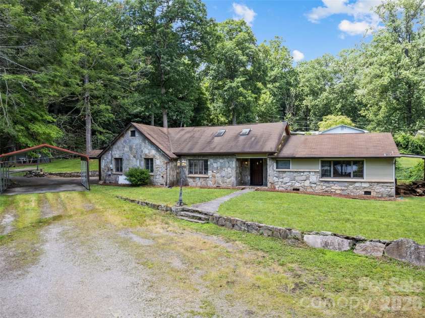 64 Turner Branch, Maggie Valley, NC 28751.  MLS# CAR4398264, YatesRealty ID 38415. 